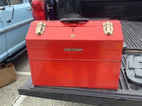 VINTAGE Red Metal Tool/Tackle Box with cantliver Tray Buckle 